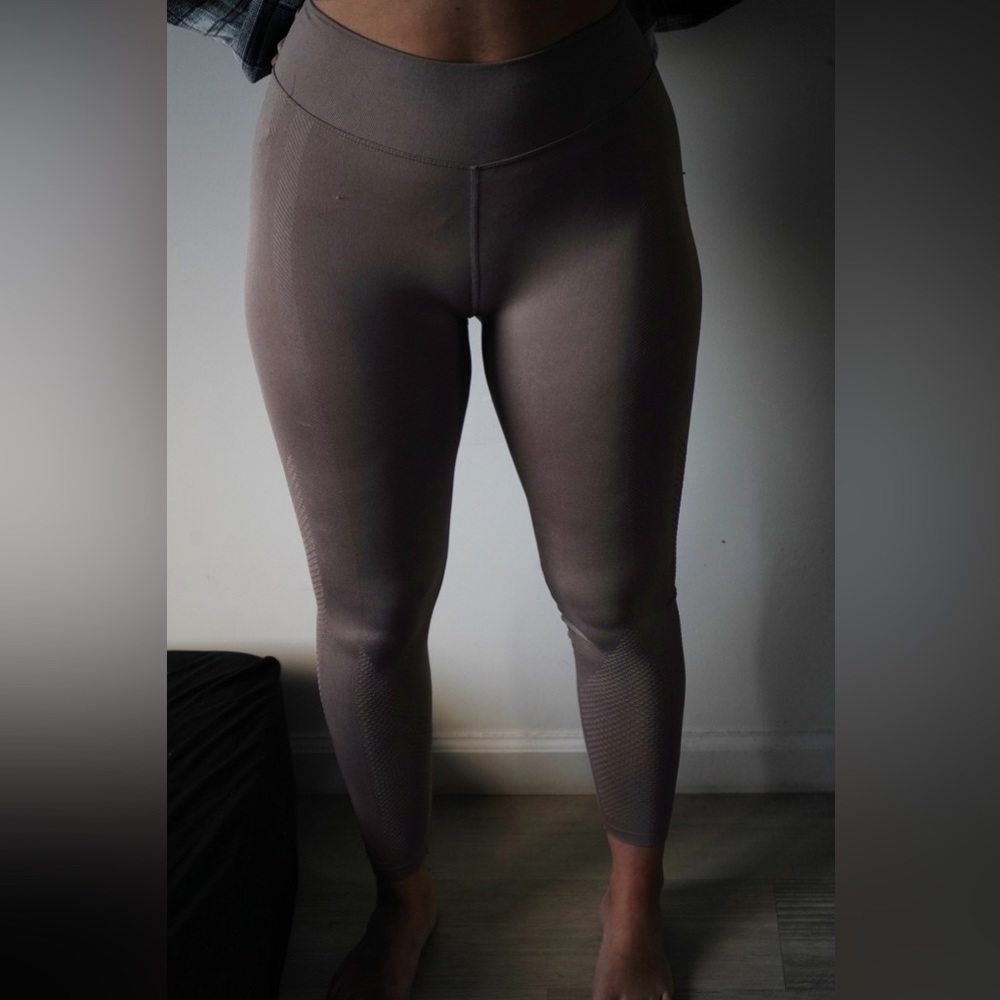 Dark tan leggings